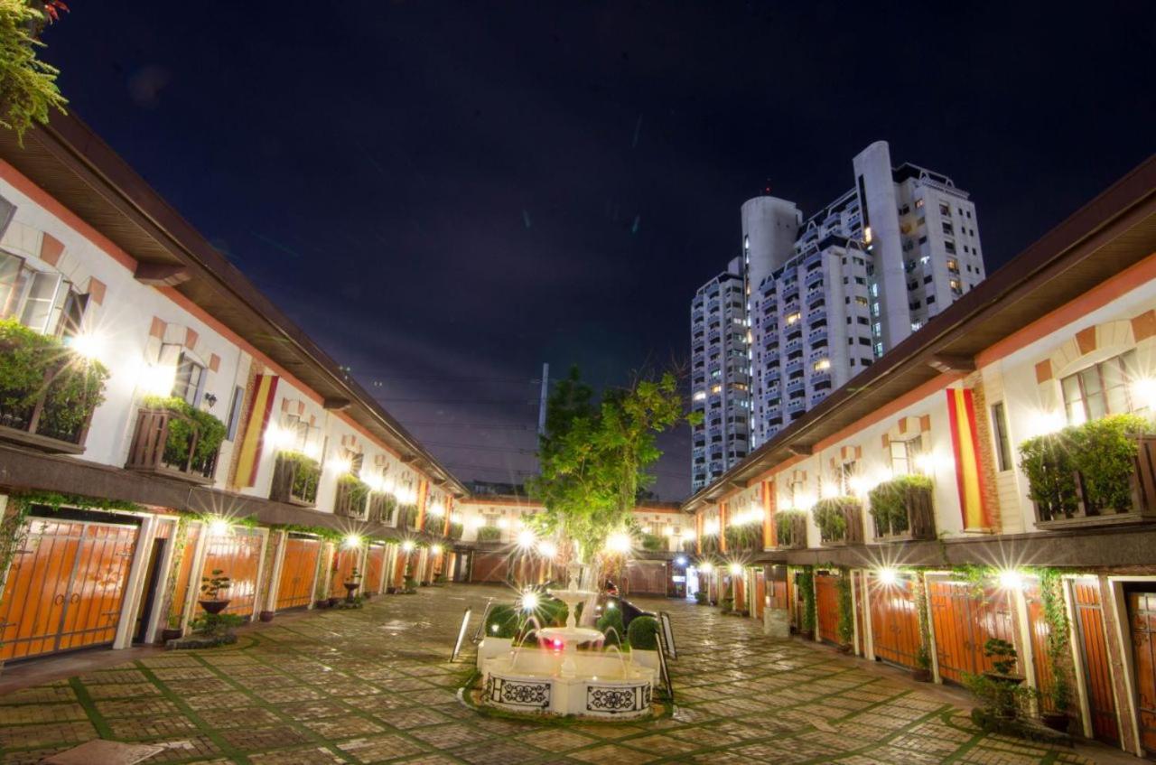 Victoria Court Suites Pasig ภายนอก รูปภาพ